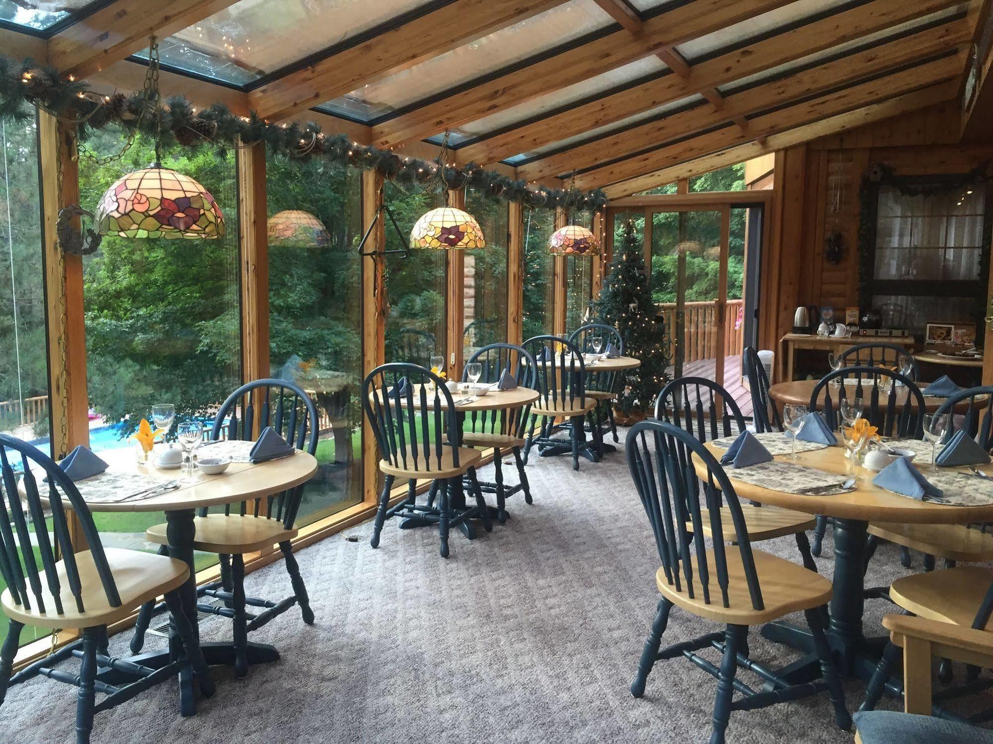 Horton Creek Inn B&B Charlevoix Exterior photo
